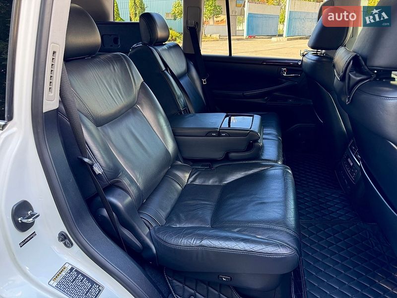 Внедорожник / Кроссовер Lexus LX 2011 в Киеве