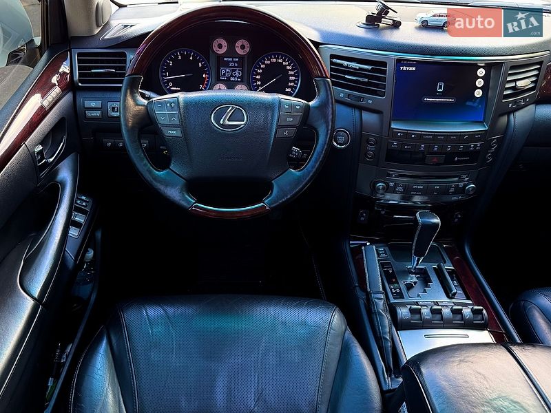 Внедорожник / Кроссовер Lexus LX 2011 в Киеве