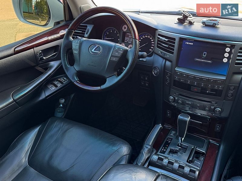Внедорожник / Кроссовер Lexus LX 2011 в Киеве