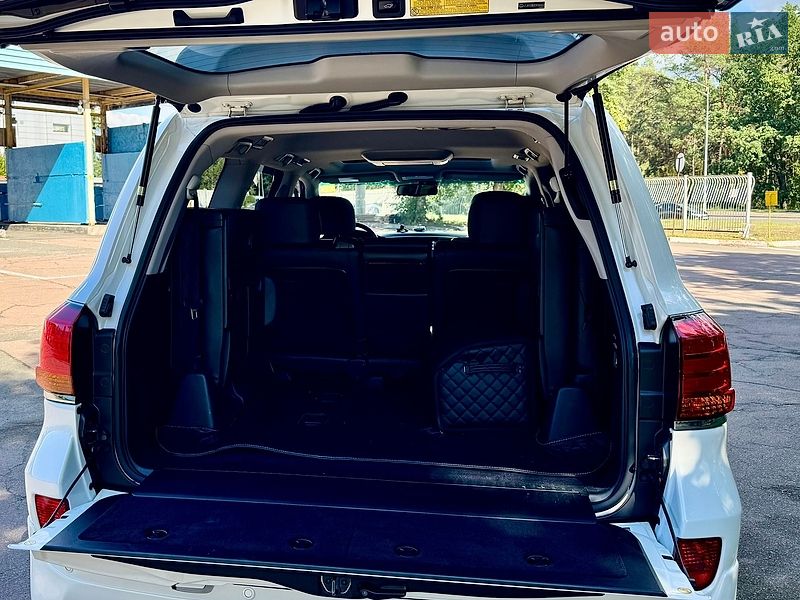 Внедорожник / Кроссовер Lexus LX 2011 в Киеве