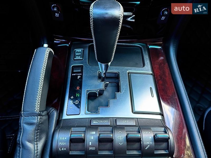 Внедорожник / Кроссовер Lexus LX 2011 в Киеве