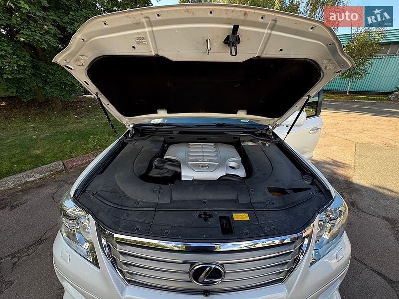 Внедорожник / Кроссовер Lexus LX 2011 в Киеве