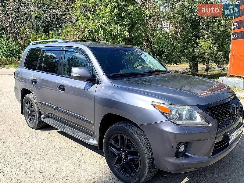 Lexus LX 2012