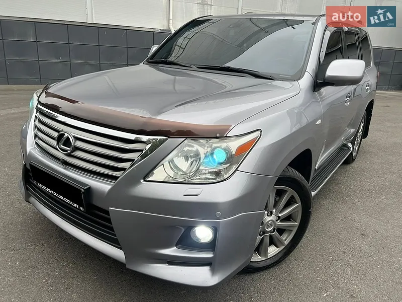 Lexus LX 2011