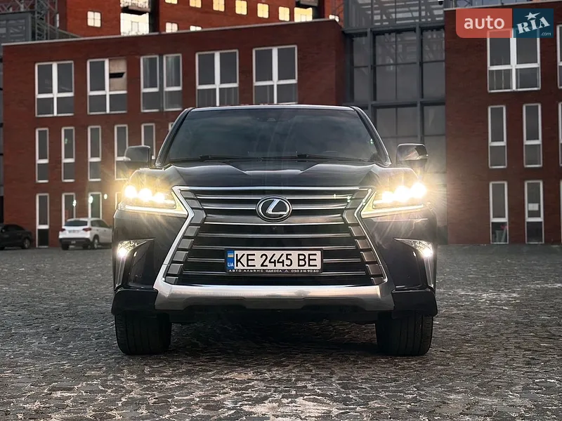 Lexus LX