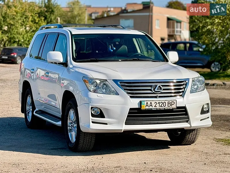 Lexus LX
