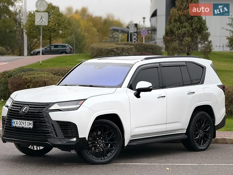 Lexus LX 2022