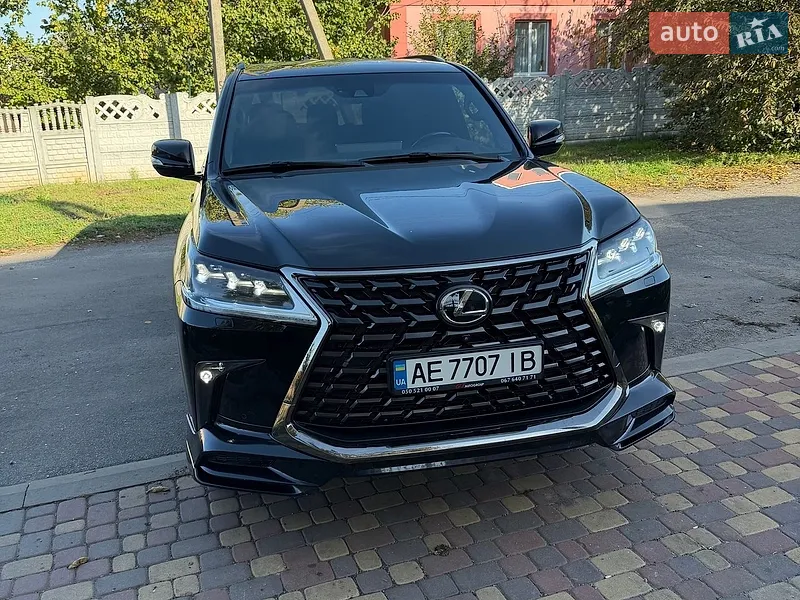 Lexus LX
