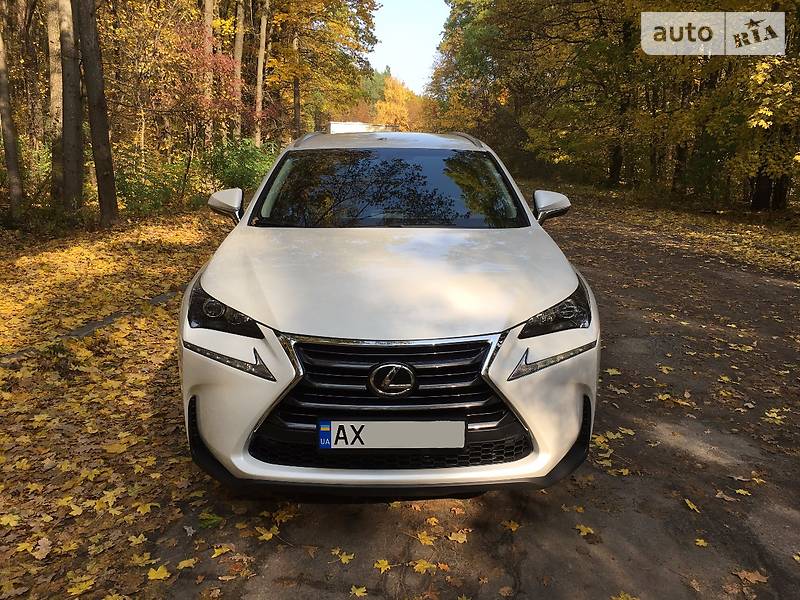 Lexus NX 2015 року