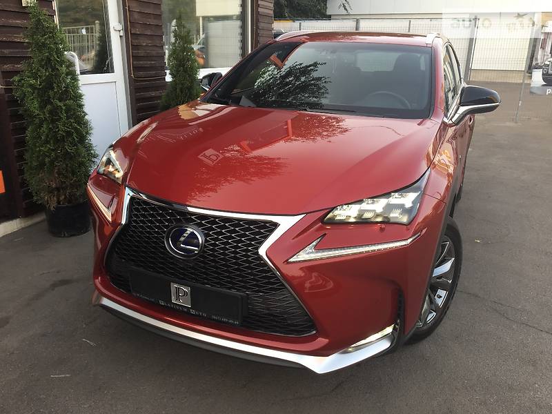 Lexus NX 2015 року