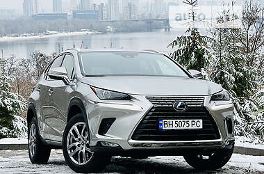 Lexus NX  2021