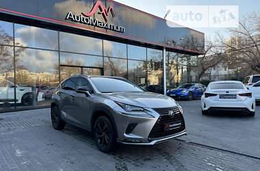 Lexus NX  2020