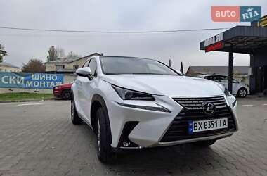 Lexus NX  2021