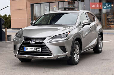 Lexus NX  2020