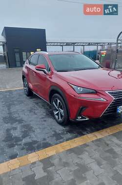 Lexus NX  2021
