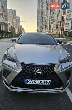 Lexus NX  2020