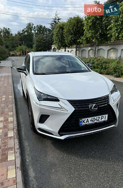 Lexus NX  2020