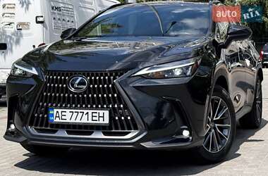 Lexus NX  2022
