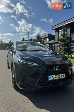 Lexus NX  2022