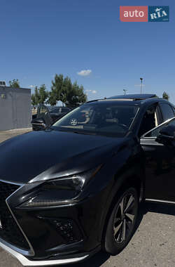 Lexus NX  2021