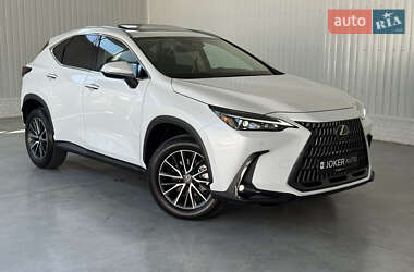 Lexus NX  2022
