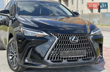 Lexus NX  2022