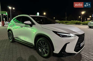 Lexus NX  2021