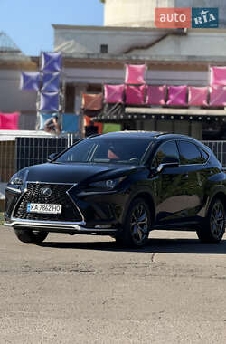 Lexus NX  2020
