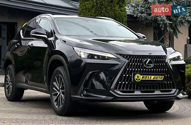 Lexus NX  2022