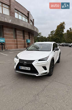 Lexus NX  2021