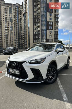 Lexus NX 2022