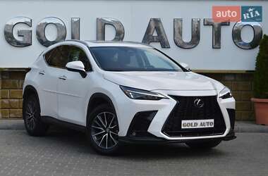 Lexus NX  2022