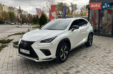 Lexus NX  2020
