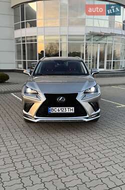 Lexus NX  2020
