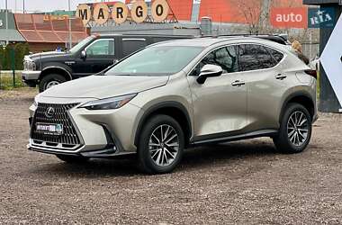 Lexus NX  2023