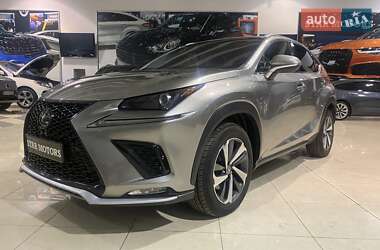 Lexus NX  2020