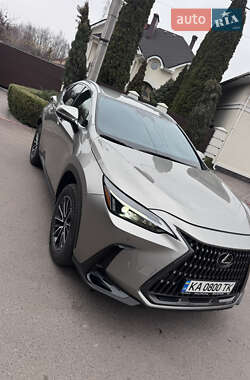 Lexus NX 2022