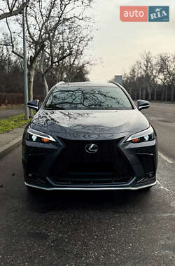Lexus NX  2023