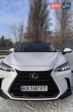 Lexus NX  2022