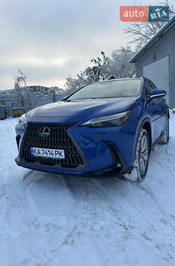 Lexus NX  2022