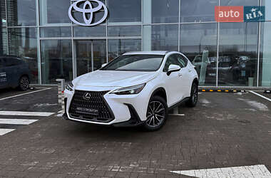 Lexus NX  2023