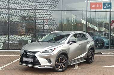 Lexus NX  2020
