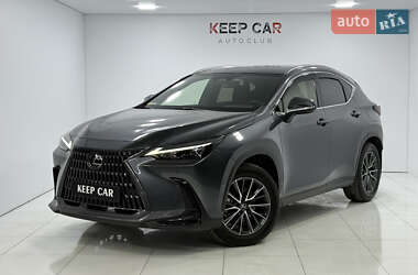 Lexus NX  2022