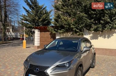 Lexus NX  2020