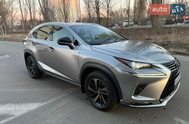 Lexus NX  2021