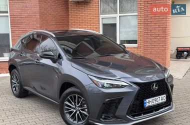 Lexus NX  2023