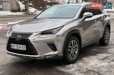 Lexus NX  2020
