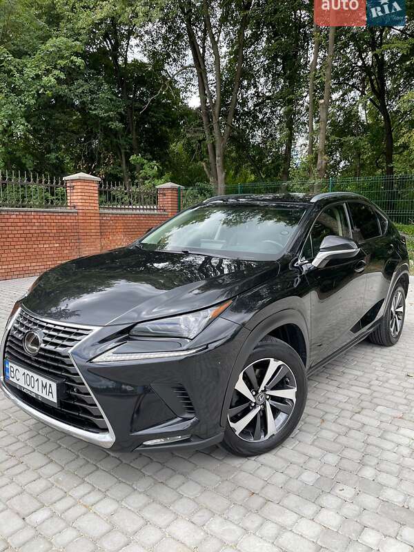 Легкові Lexus NX