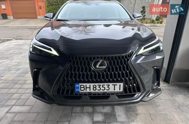 Lexus NX  2023