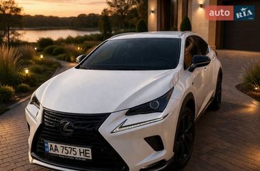 Lexus NX 2021